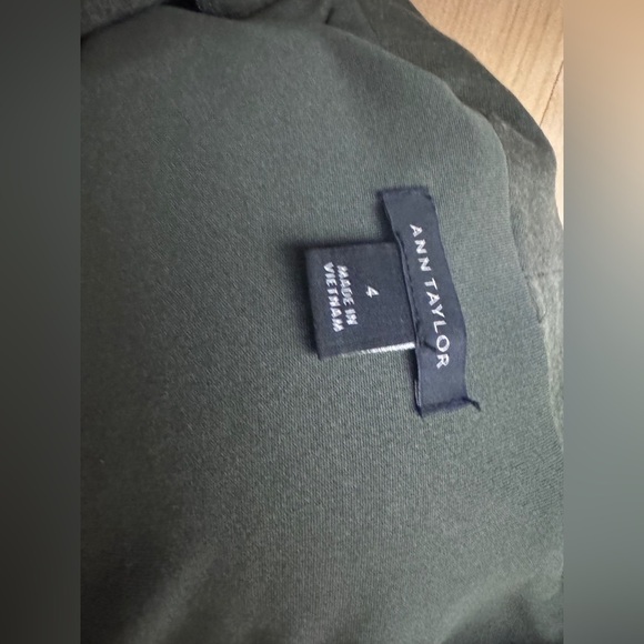 Ann Taylor Faux Wrap Dress. Great Condition. Size 4. Olive Green. Career - Picture 6 of 8